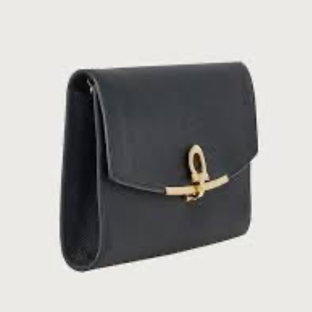 Authentic Salvatore Ferragamo Gancini Leather Wallet on chain 💕